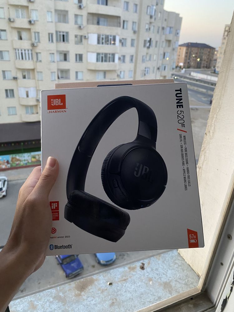 Прдам наушники JBL 520BT