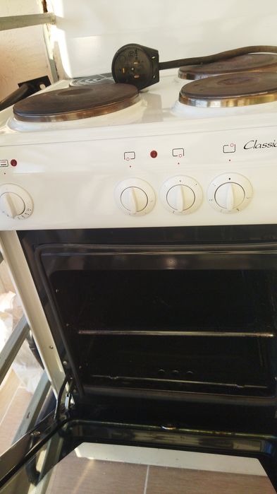 Электроплита с духовкой "De luxe" Classic plus.