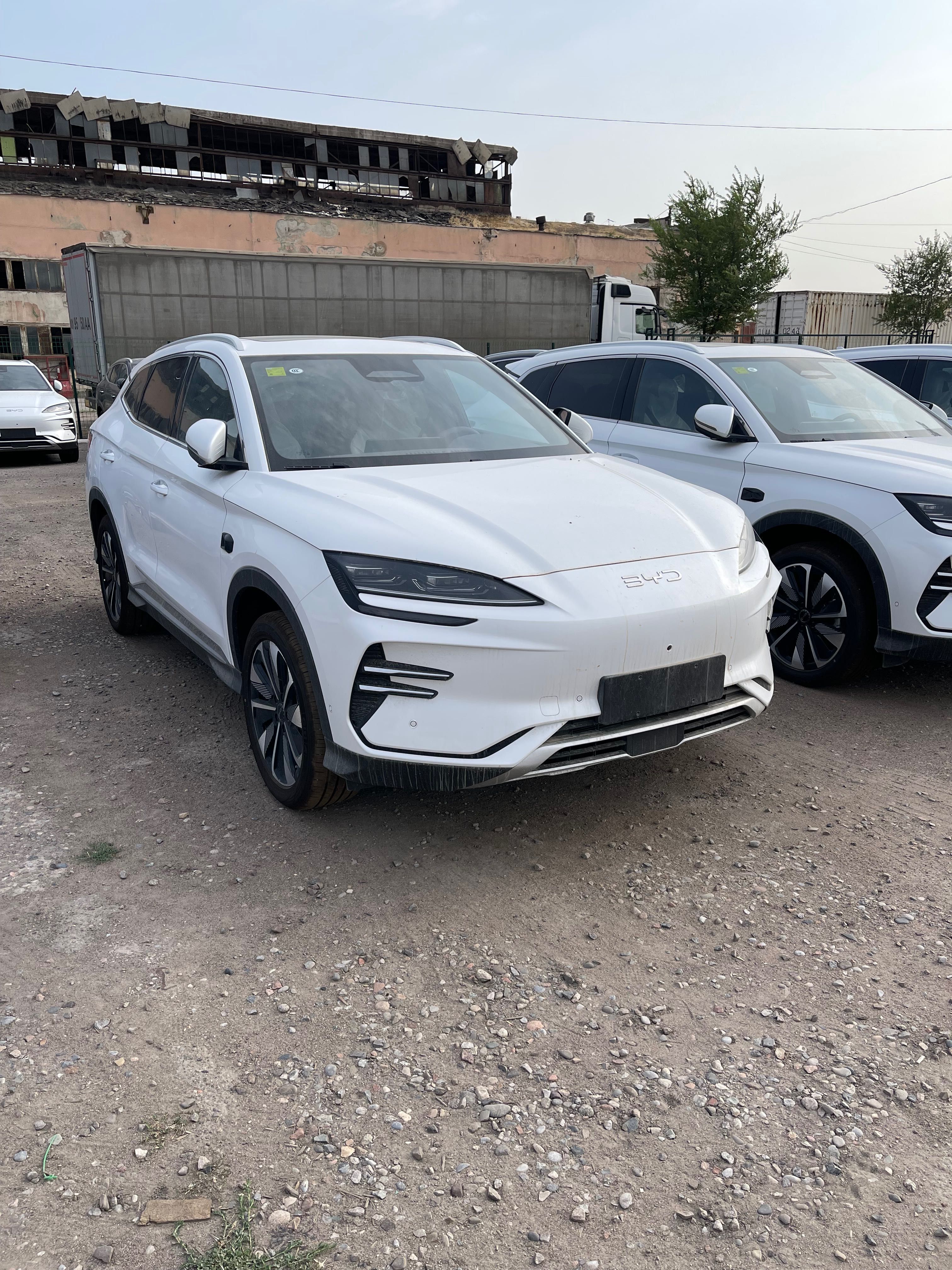 BYD 605 smart champion 25/26 Toshkent Avtosalonda