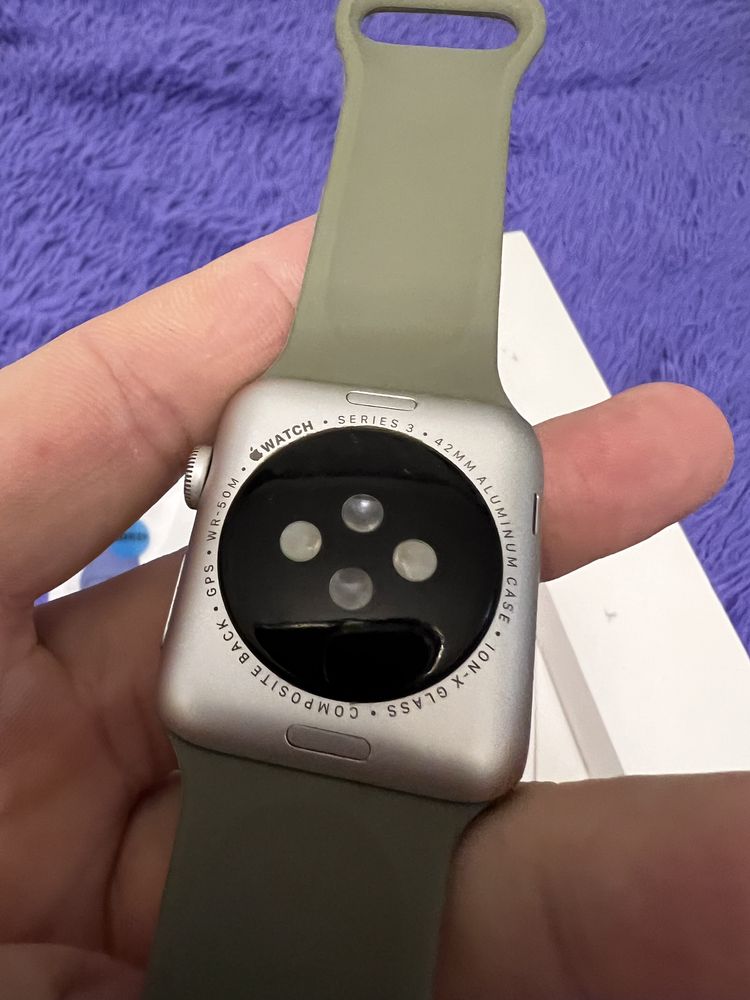 продам часы апл ватч 3 apple watch 3 42mm