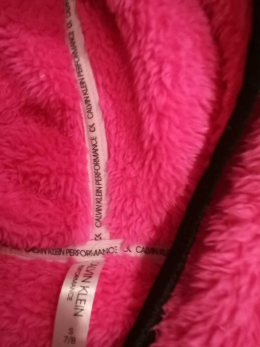 Суитшърт Calvin Klein 6-8г.- 60 лв.