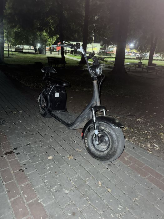 Scuter electric moped