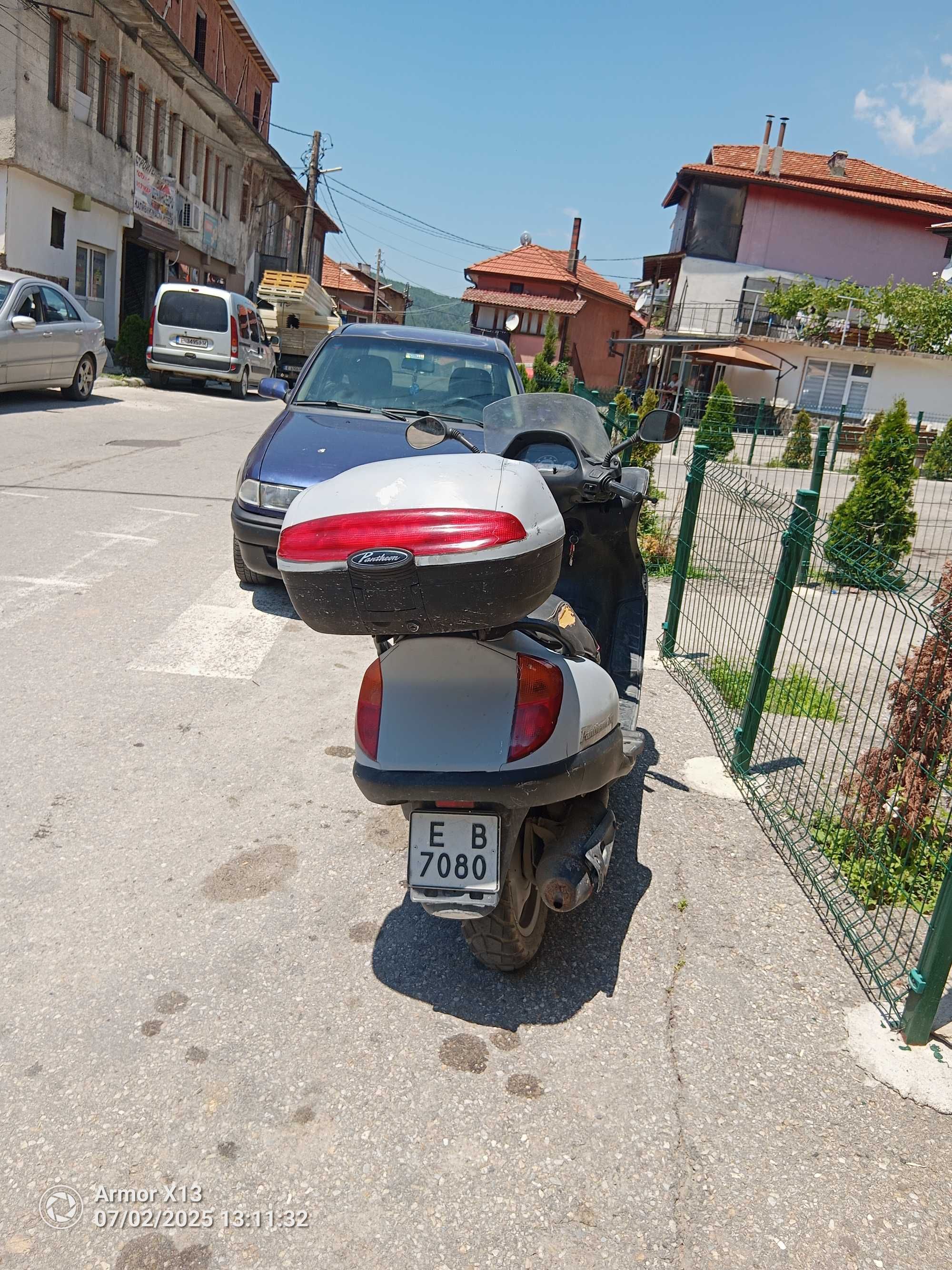 Продавам скутер Honda pantheon 150.dvutaktov