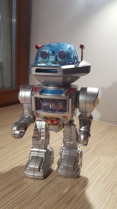 Детские игрушки-роботы