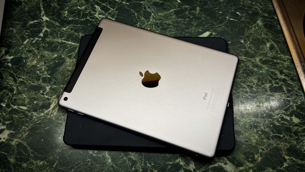 Ipad 5, 32гб, ios 16.7 с поддержкой сим карты