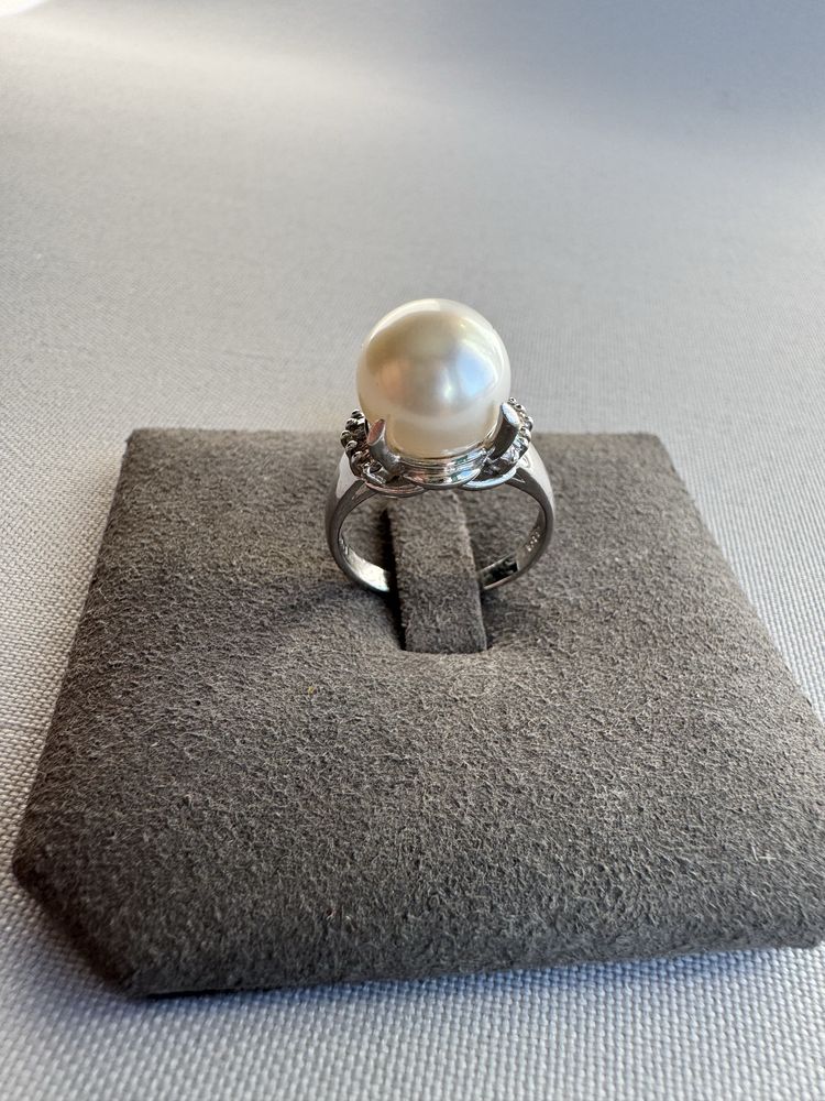 Inel din platina, perla si diamante