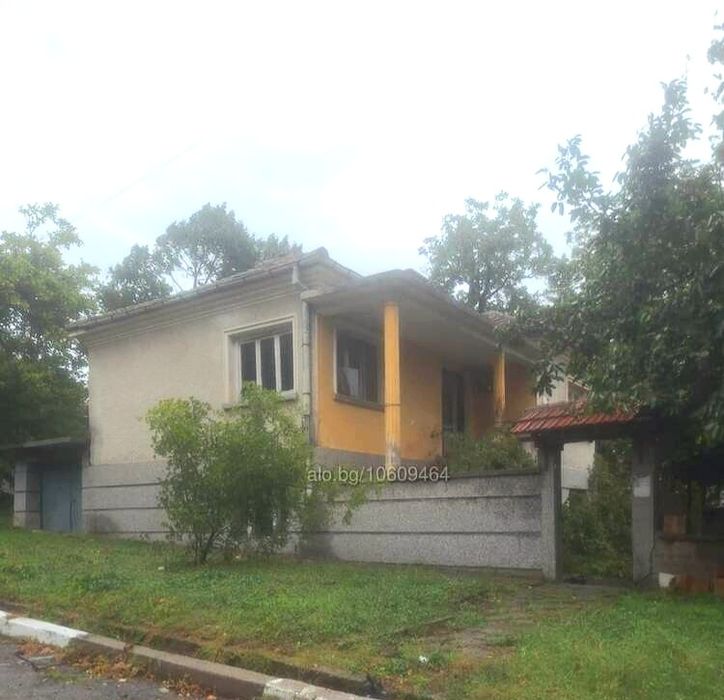 Къща с.Гавраилово на центъра