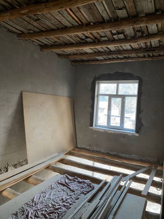 Uy sotiladi srõchni 4 sõtik 5 xona nazarbedan kirganda