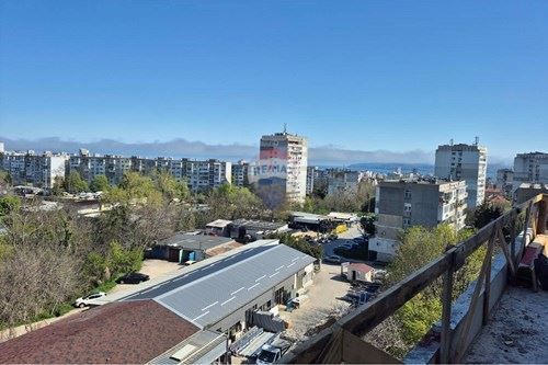 Тристаен апартамент в нова сграда в кв. Изгрев, Т3933
