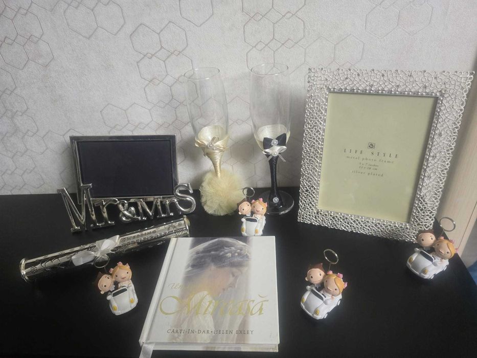 Cadou mire/mireasă, suport certificat nuntă, pahare miri, ramă foto