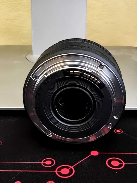 Продавам Canon EOS 80D