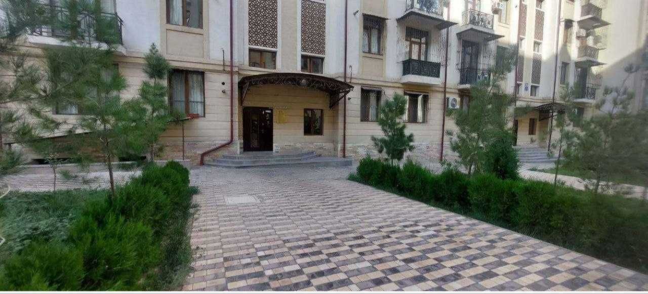 продается 3-комнатная квартира ЖК REAL HOUSE