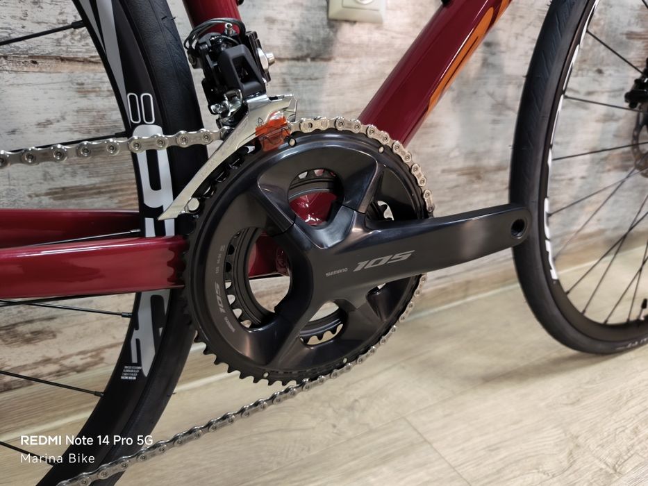 НОВ алуминиев шосеен велосипед Ridley Fenix SLA Disc 105 12 Fulcrum