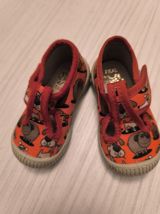 Papuci de casă/ interior noi mărimea 19