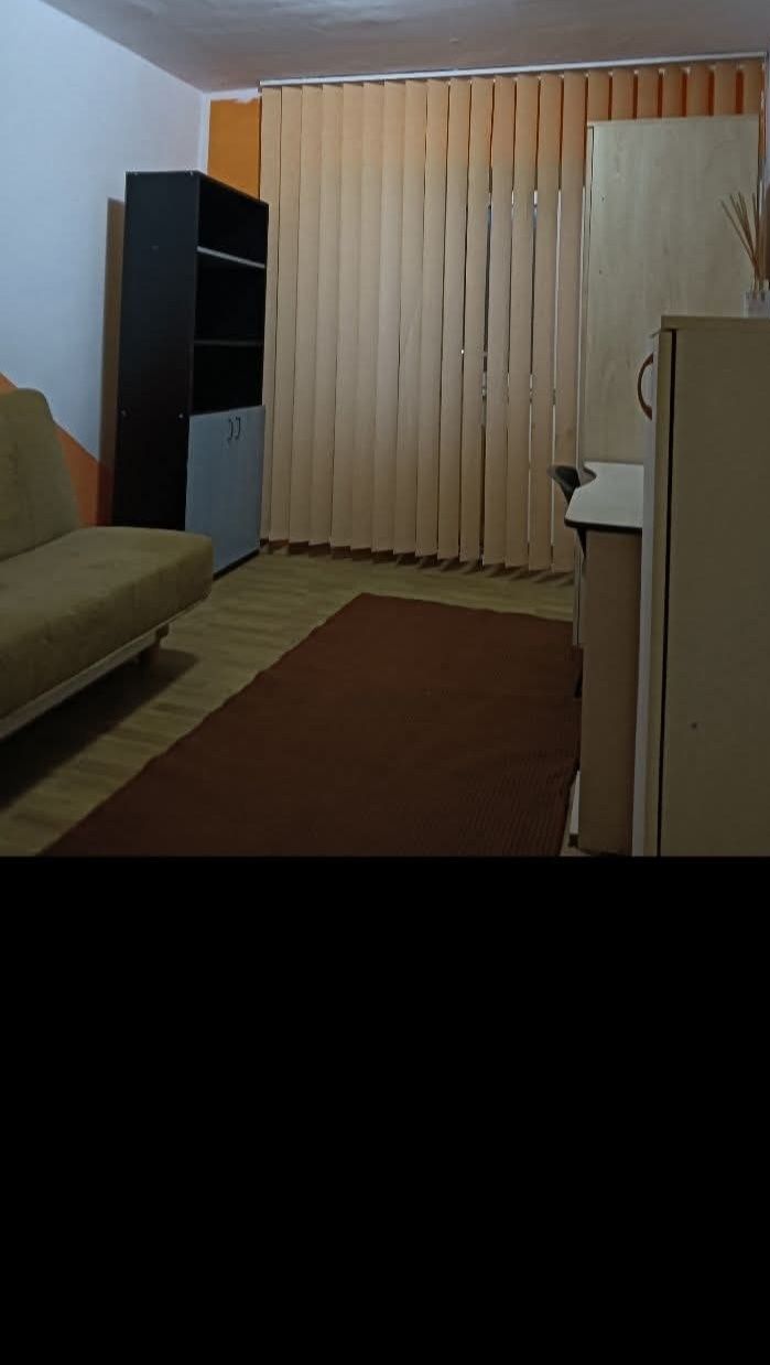 150€ cameră decomandată zona Carfour Market Gară