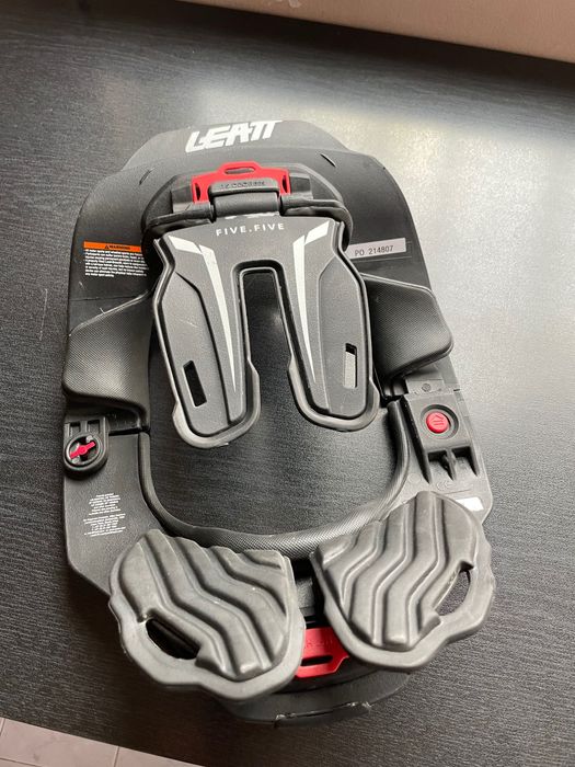Leatt GPX Five.Five Neckbrace - протектор за врат за мотокрос
