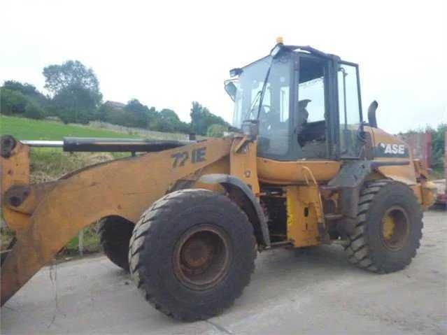 Dezmembrez încărcător frontal Case 721E, 721D, 721F, 821E – piese