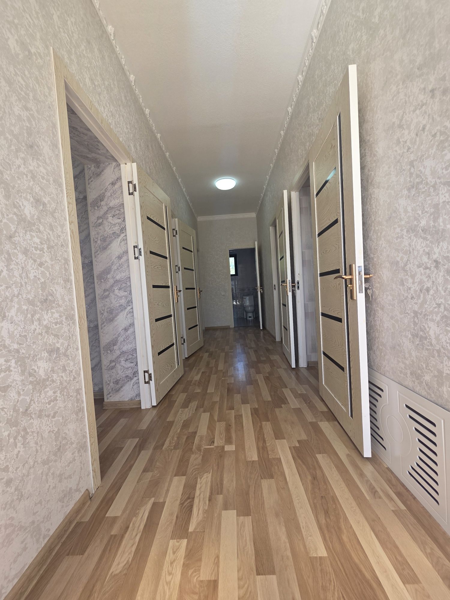 Продаётся абсолютно новый коттедж под ключ.