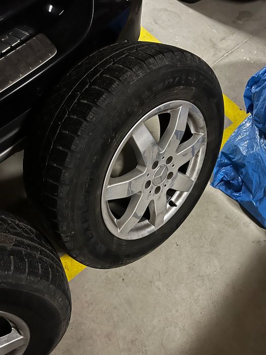 Оригинални джанти Mercedes 17” + зимни гуми 235/65 R17 (София)