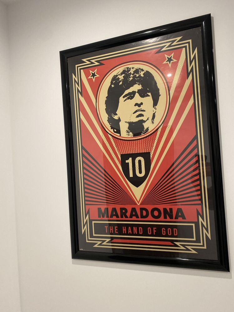 Продавам картина/постер на Марадона