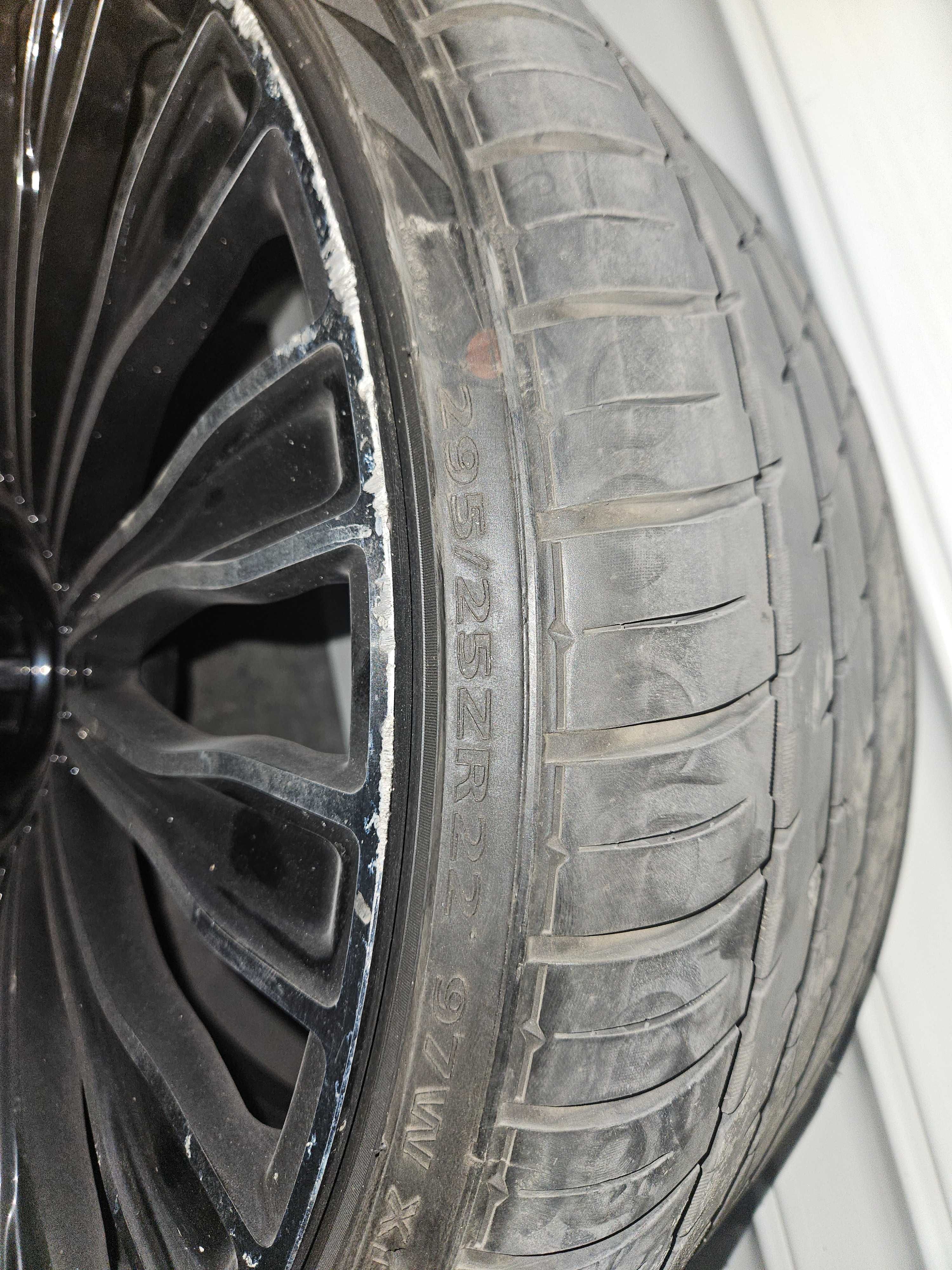 гуми с джанти 22 цола от мерцедес S550