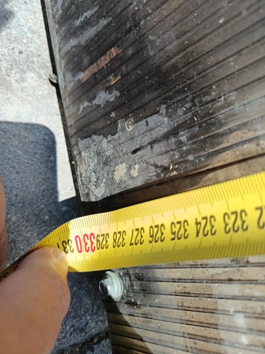 Vând copertina metalica acoperita cu policarbonat