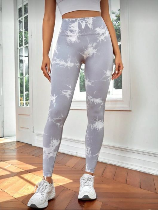 Дамски оформящ сив спортен клин XS