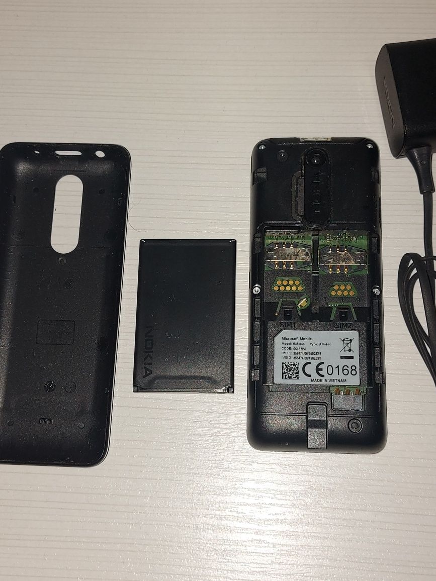 Мобилен телефон NOKIA  със две карти model RM 994