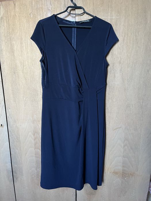 Елегантна рокля Betty Barclay