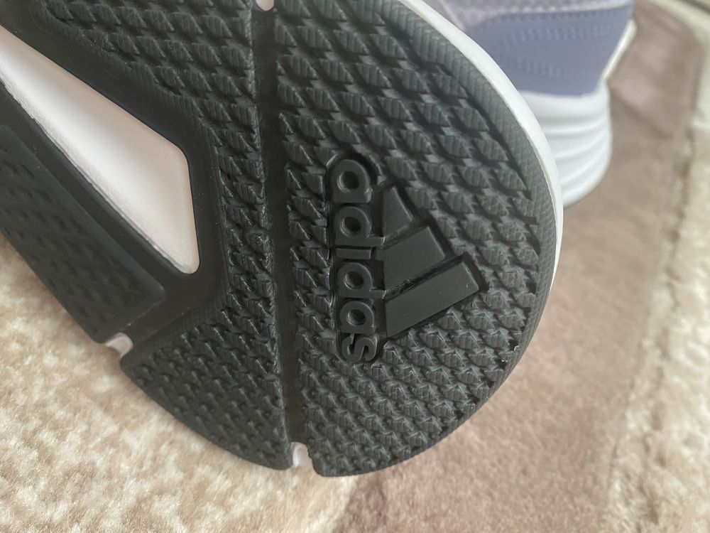 Дамски оригинални маратонки Adidas