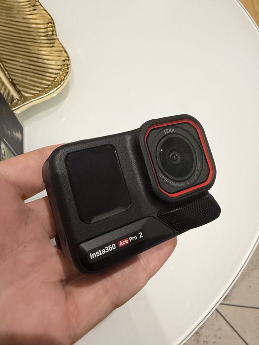 Camera actiune Insta360 Ace Pro 2 plus cage/case din aluminiu Flymile