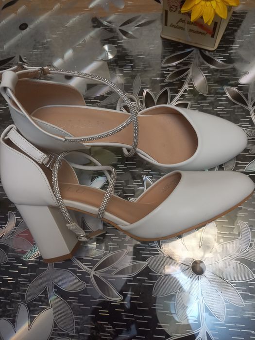 Pantofi mireasa ,marimea 40