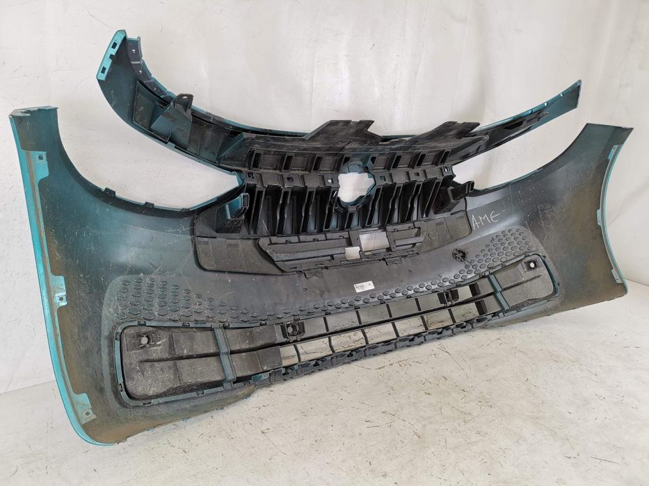 Предна Броня с Решетка на Радиатора и Долна Решетка Фолксваген ВВ ID.3