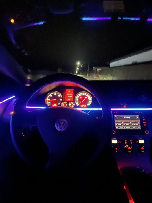 Montaj ambientale/Detailing auto Montaj condensatoare-subwoofere(etc)