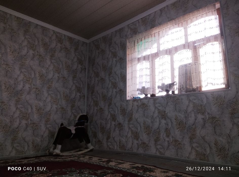 Hovlili uy sotiladi 5 xonali Chirchiq sh. Haqiqat koʻchasi 64 uy