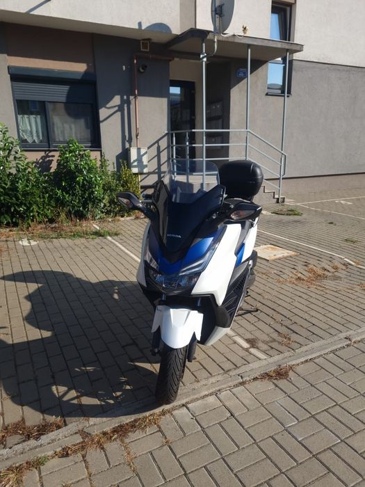 Scuter Honda forma 125