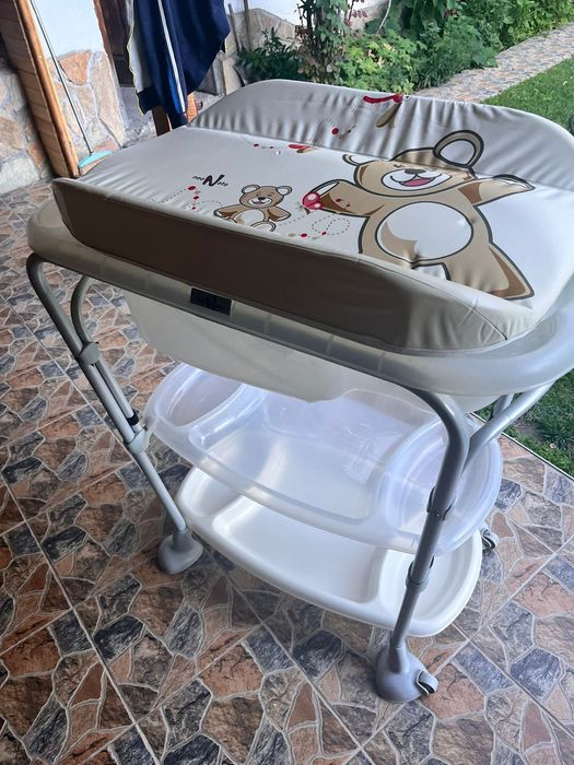 Вана за къпане и повивалник