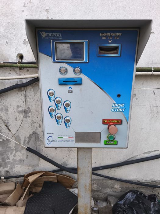 spălătorie cu perii self service