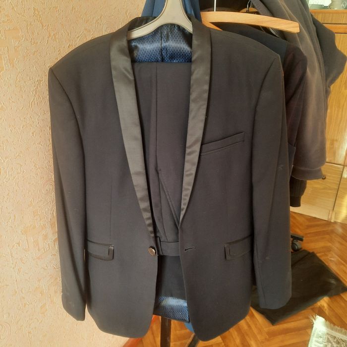 Продам Мужской костюм.