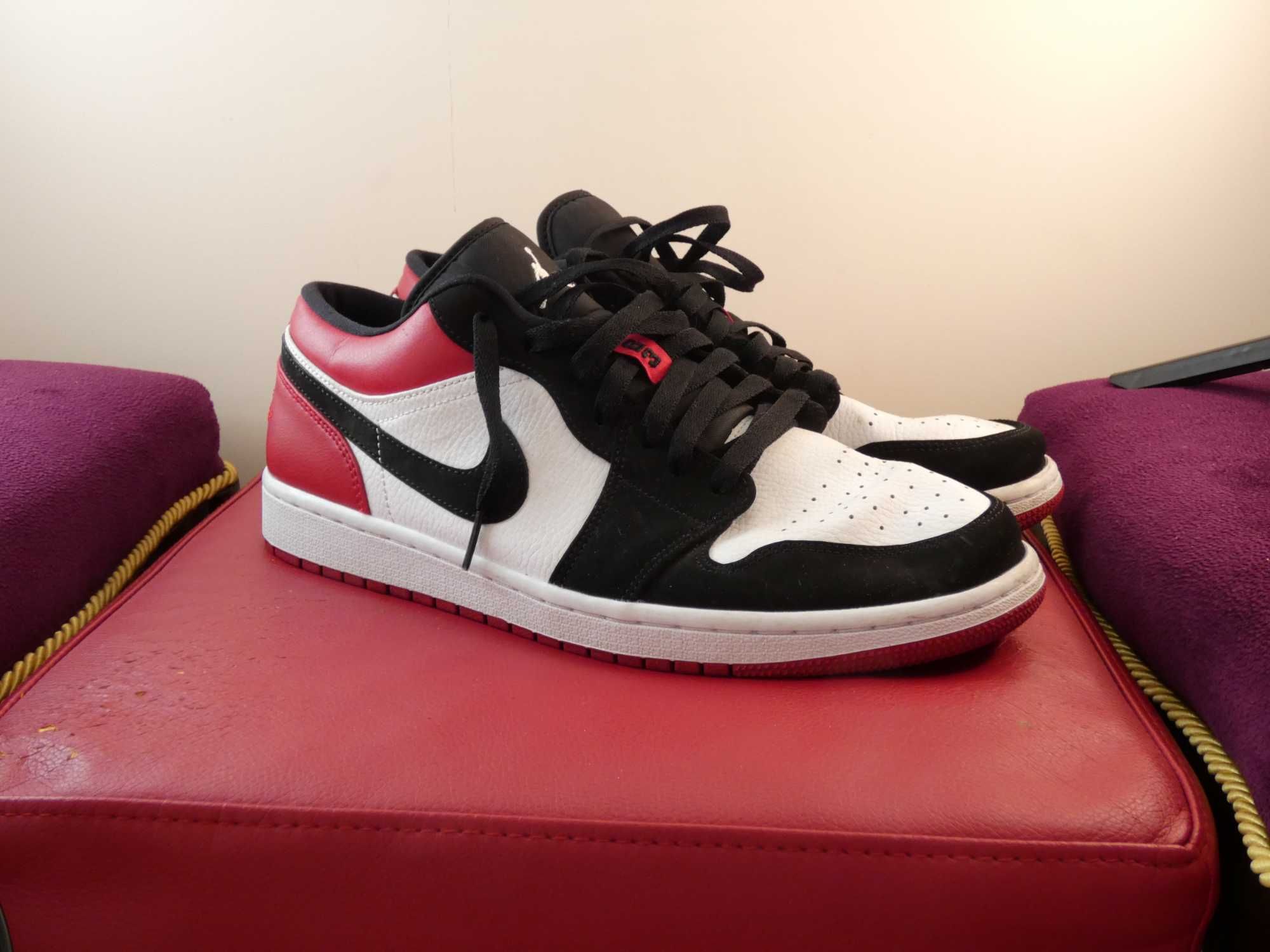 Jordan 1 Low
Black Toe