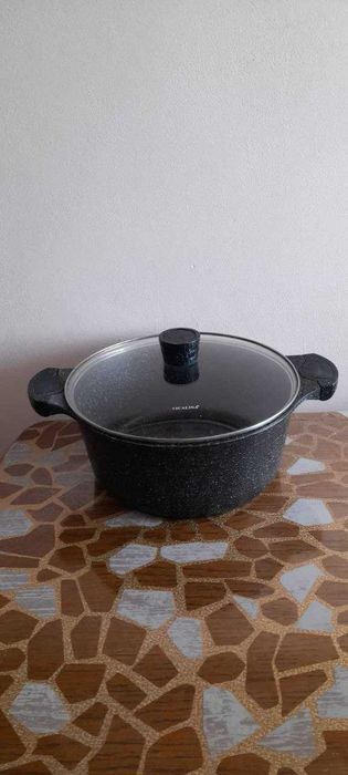 Продам кастрюлю в отличном состоянии