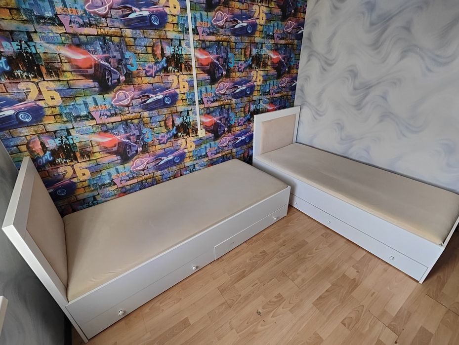 Продаются две кровати.