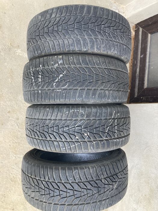 235/45/17 Hankook winter i*cept evo 3