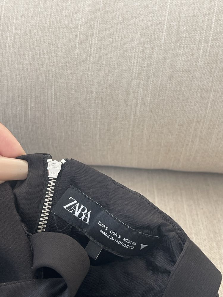 Черен топ zara тип корсет