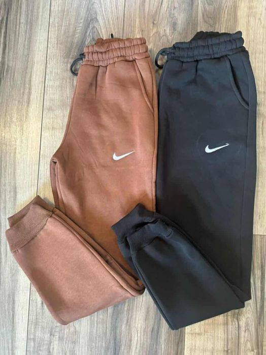 Pantaloni damă diferite modele