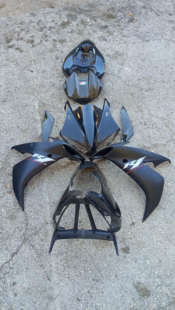 Пластмаси Yamaha R1 2006