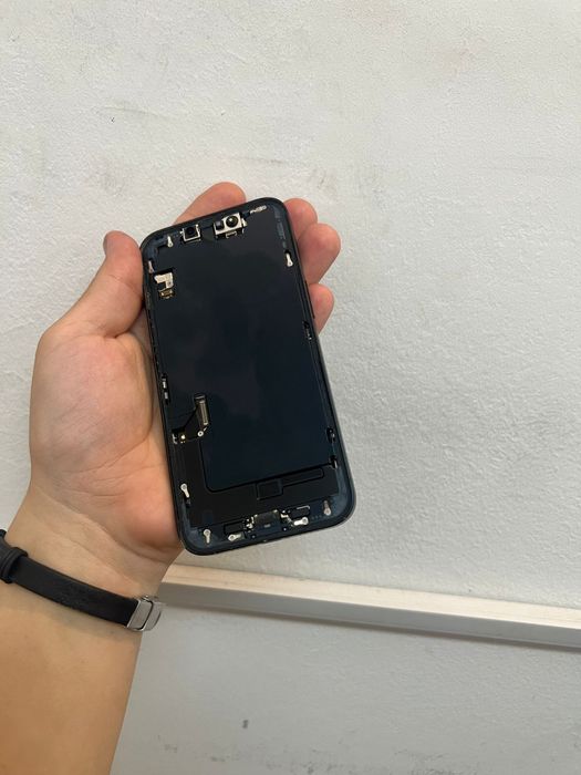 iPhone 14 Carcasa Recarosare