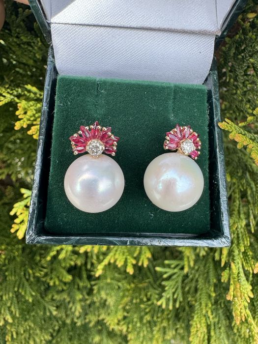 Cercei din aur, perle, diamante si rubine