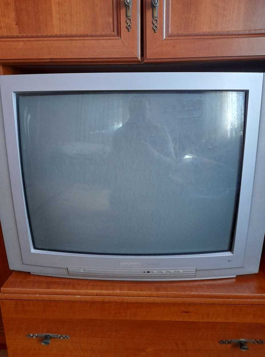 Телевизор различни размери