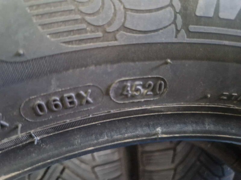 4 Michelin R17 215/60
зимни гуми DOT4520